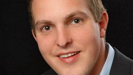 Dr. Nils Goeken