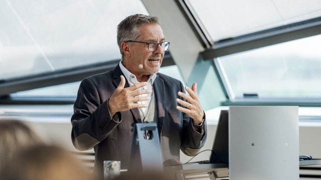 Prof. Dr. Guido Pfeifer