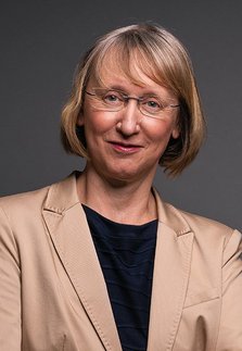 Portraitbild von Heike Schenk-Mathes